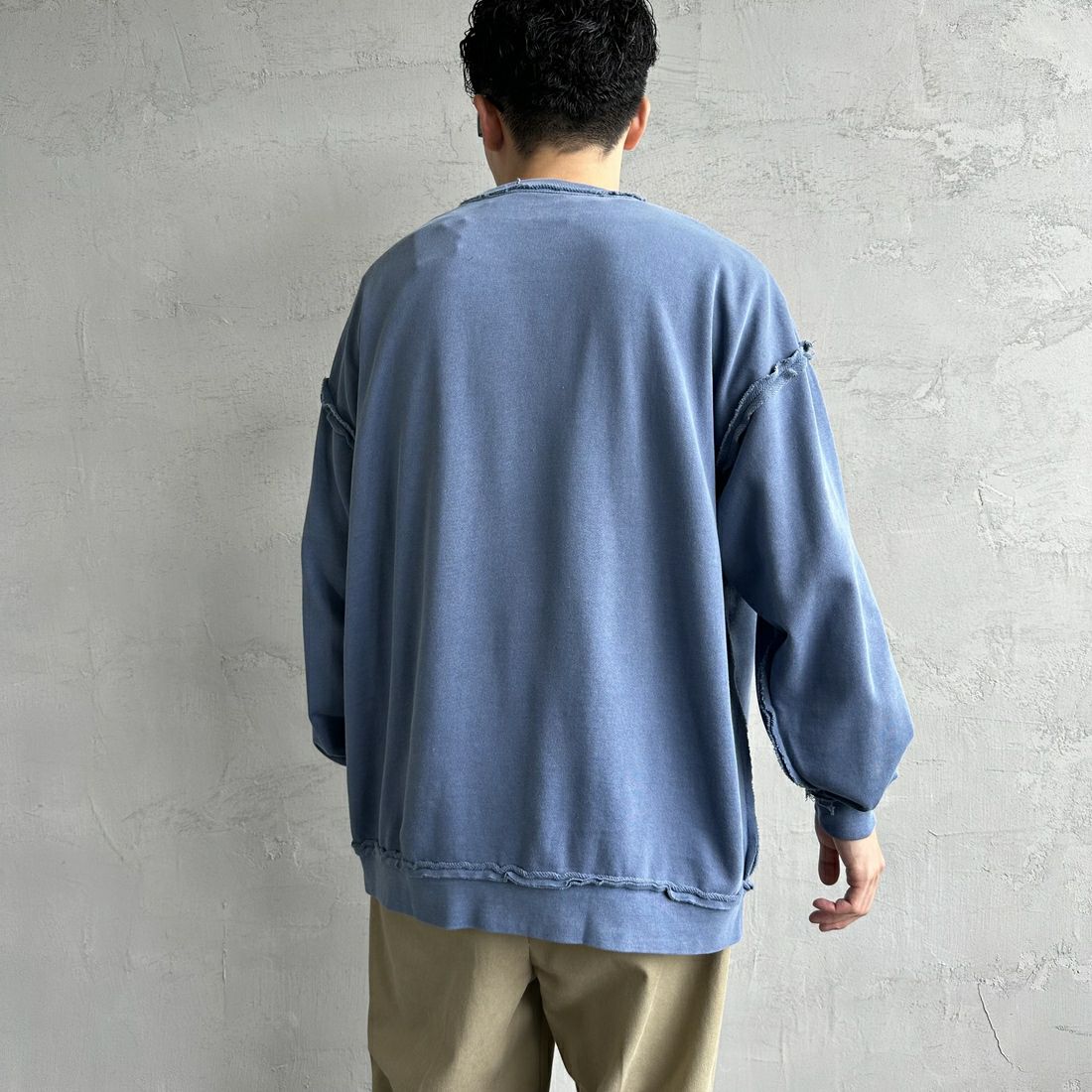 ONEITA [オニータ] 別注 インサイドアウト クルーネックスウェット [2423-442IN-JF] NAVY &&モデル身長：168cm 着用サイズ：M&&