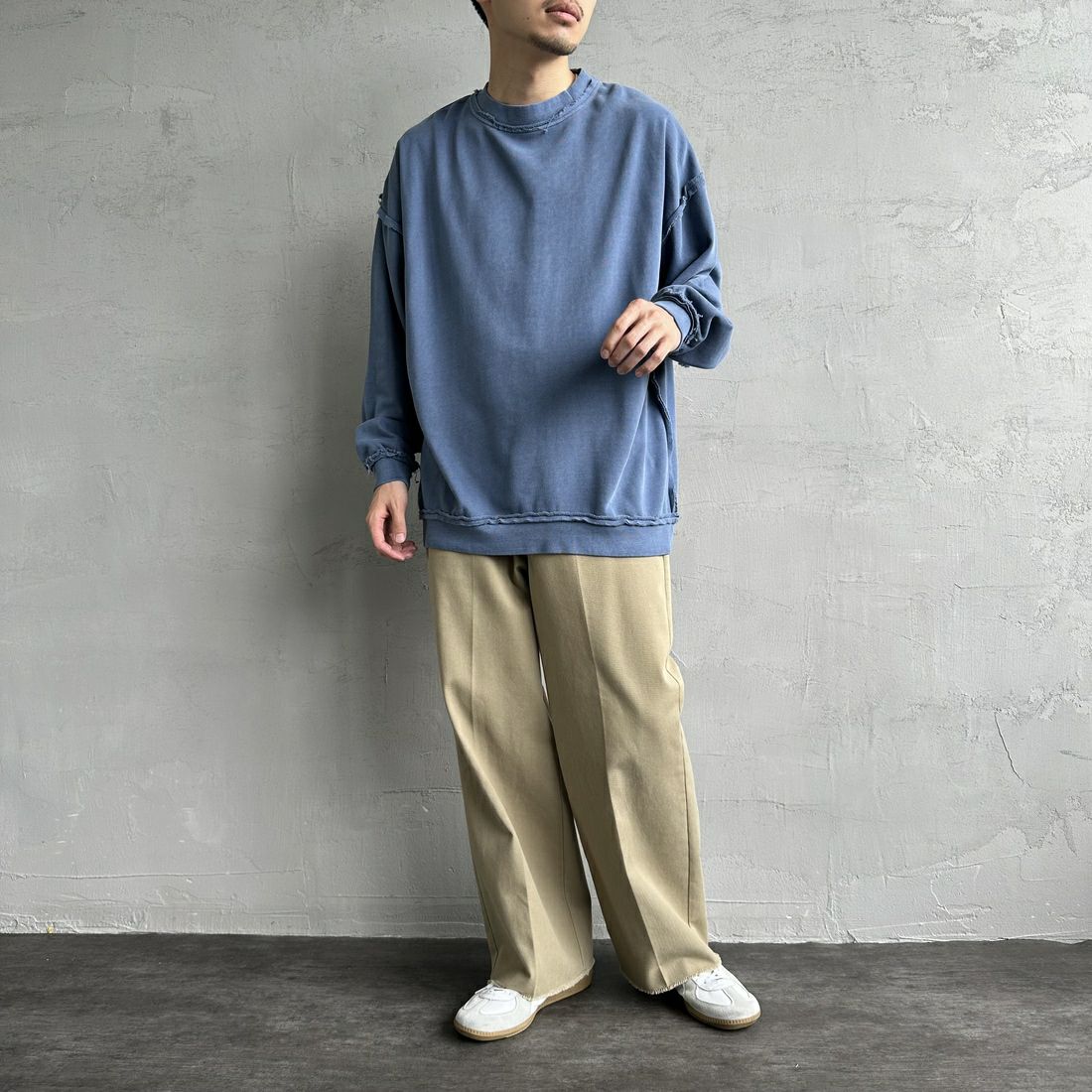 ONEITA [オニータ] 別注 インサイドアウト クルーネックスウェット [2423-442IN-JF] NAVY &&モデル身長：168cm 着用サイズ：M&&