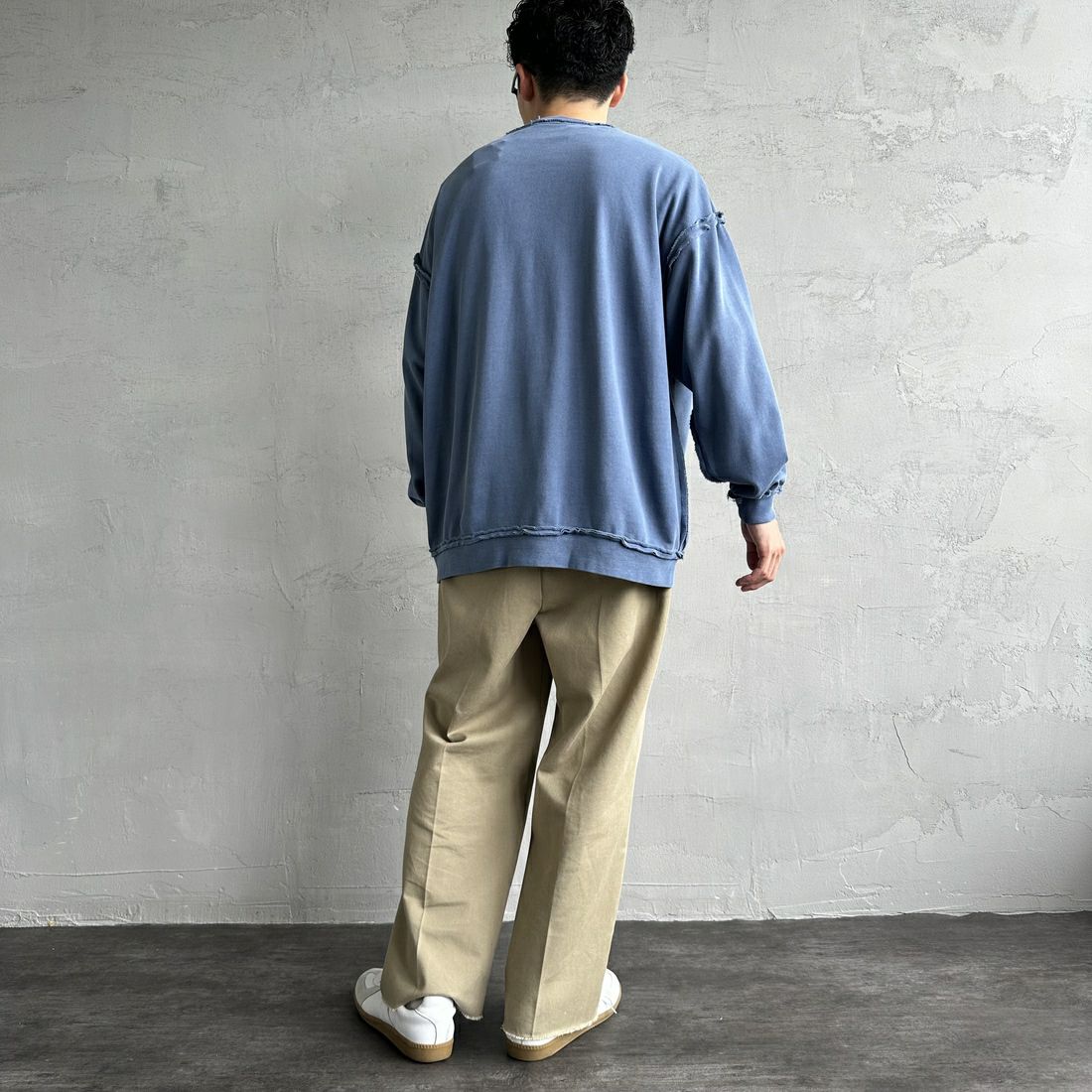 ONEITA [オニータ] 別注 インサイドアウト クルーネックスウェット [2423-442IN-JF] NAVY &&モデル身長：168cm 着用サイズ：M&&