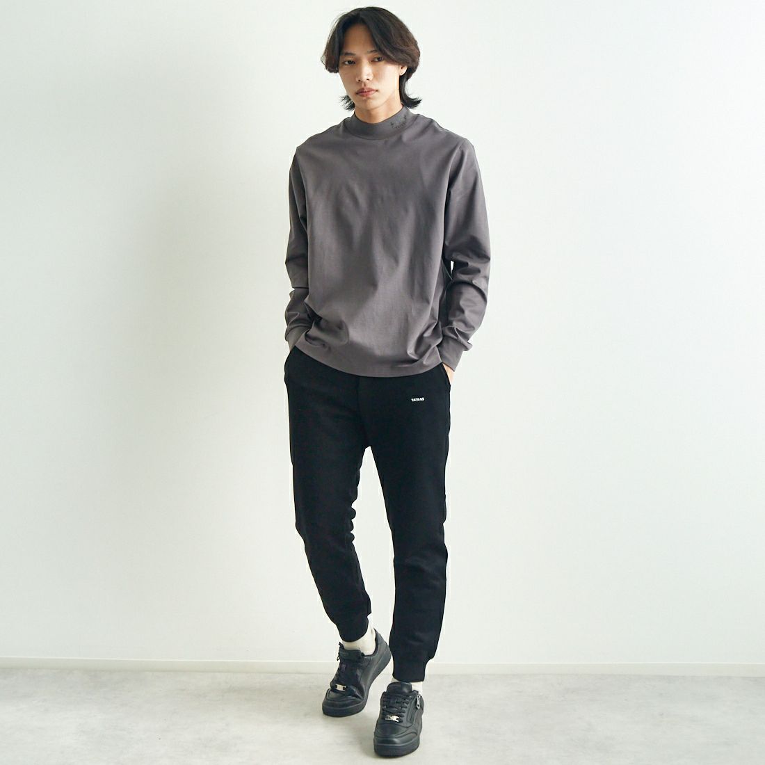 TATRAS [タトラス] MIBEILO モックネックTシャツ [MTAT24A8275-M] C.GRAY &&モデル身長：179cm 着用サイズ：2&&