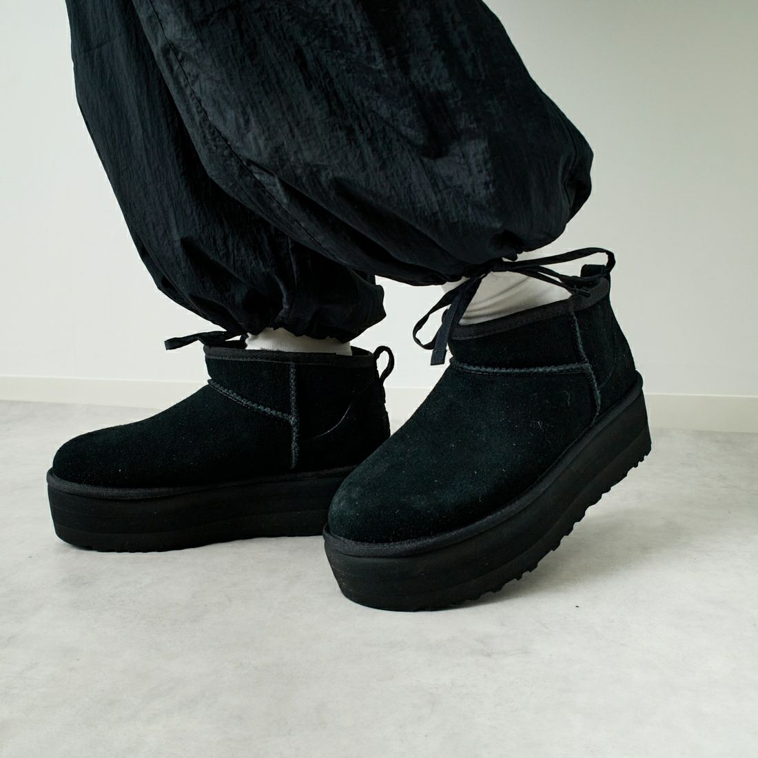 UGG [アグ] クラシック ウルトラ ミニプラットフォーム [1135092] BLACK