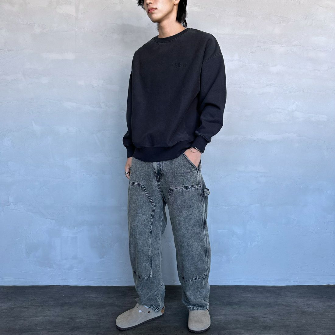 UNIVERSAL OVERALL [ユニバーサルオーバーオール] 別注 ダメージ加工 ヘビーウェイトスウェット [U2431220IN-JF] BLACK &&モデル身長：179cm 着用サイズ：L&&