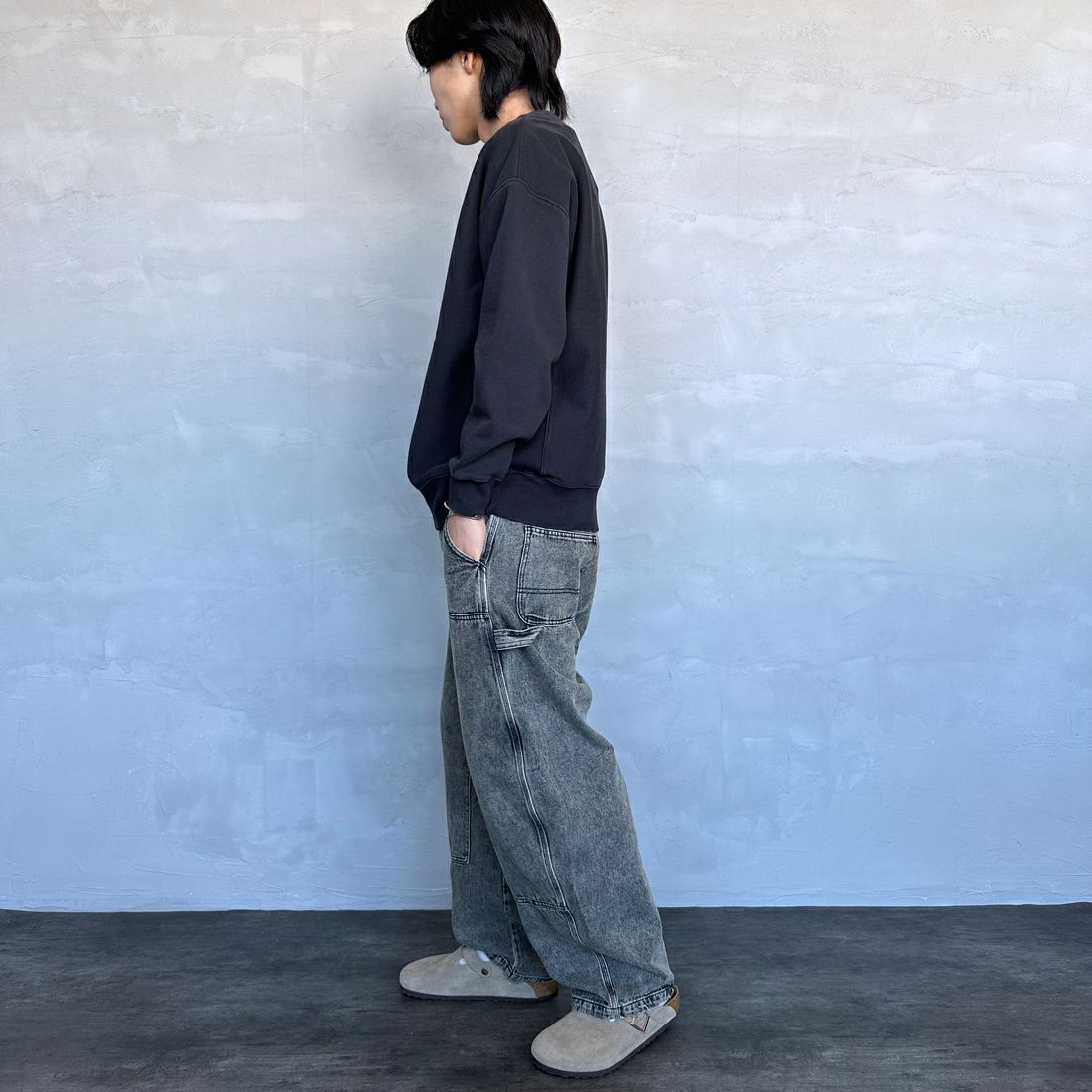 UNIVERSAL OVERALL [ユニバーサルオーバーオール] 別注 ダメージ加工 ヘビーウェイトスウェット [U2431220IN-JF] BLACK &&モデル身長：179cm 着用サイズ：L&&