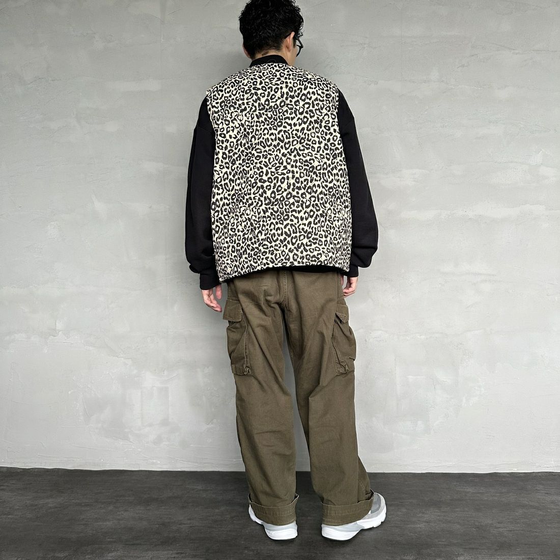 UNIVERSAL OVERALL [ユニバーサルオーバーオール] 別注 レイヤード3IN1ジャケット [U2431422IN-JF] DENIM BLU &&モデル身長：168cm 着用サイズ：M&&