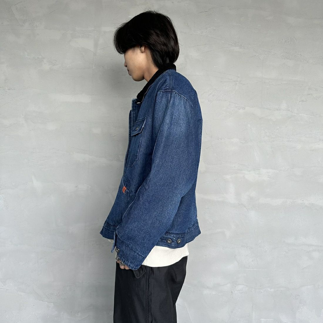 UNIVERSAL OVERALL [ユニバーサルオーバーオール] 別注 シカゴジャケット [U2431410IN-JF] BLUE DENIM &&モデル身長：179cm 着用サイズ：XL&&