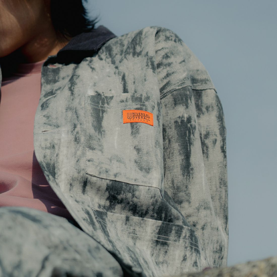 UNIVERSAL OVERALL [ユニバーサルオーバーオール] 別注 カバーオールジャケット [U2513225IN-JF] O.W DENIM &&モデル身長：168cm 着用サイズ：L&&