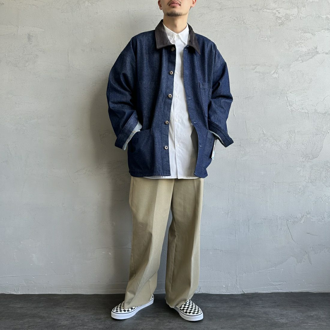 UNIVERSAL OVERALL [ユニバーサルオーバーオール] 別注 カバーオールジャケット [U2513225IN-JF] O.W DENIM &&モデル身長：168cm 着用サイズ：L&&