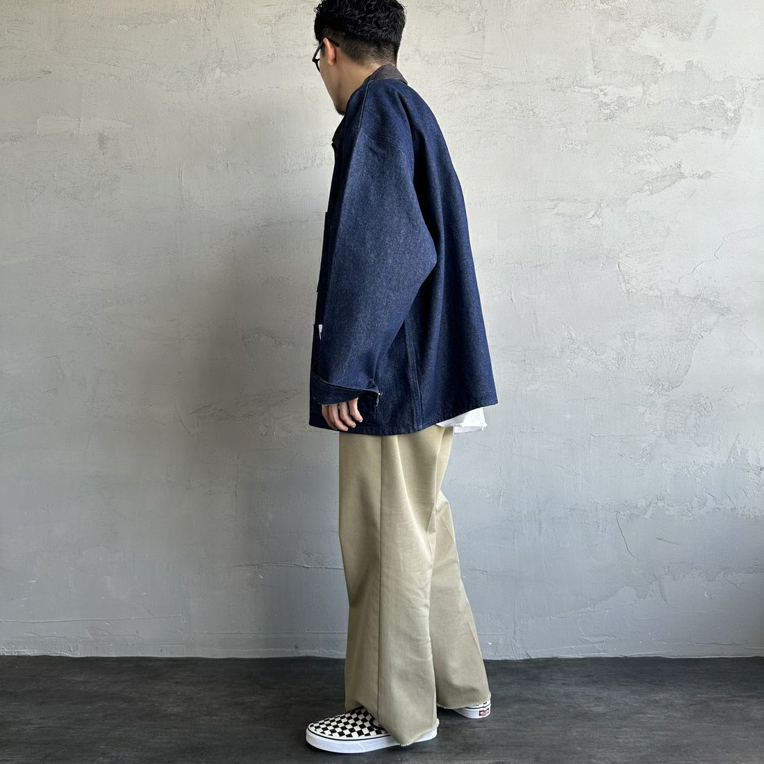 UNIVERSAL OVERALL [ユニバーサルオーバーオール] 別注 カバーオールジャケット [U2513225IN-JF] O.W DENIM &&モデル身長：168cm 着用サイズ：L&&
