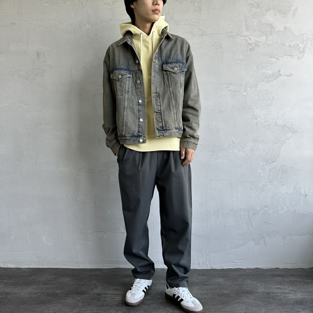 UNIVERSAL OVERALL [ユニバーサルオーバーオール] 別注 シェフパンツ [U2433601IN-JF] CHARCOAL &&モデル身長：179cm 着用サイズ：L&&