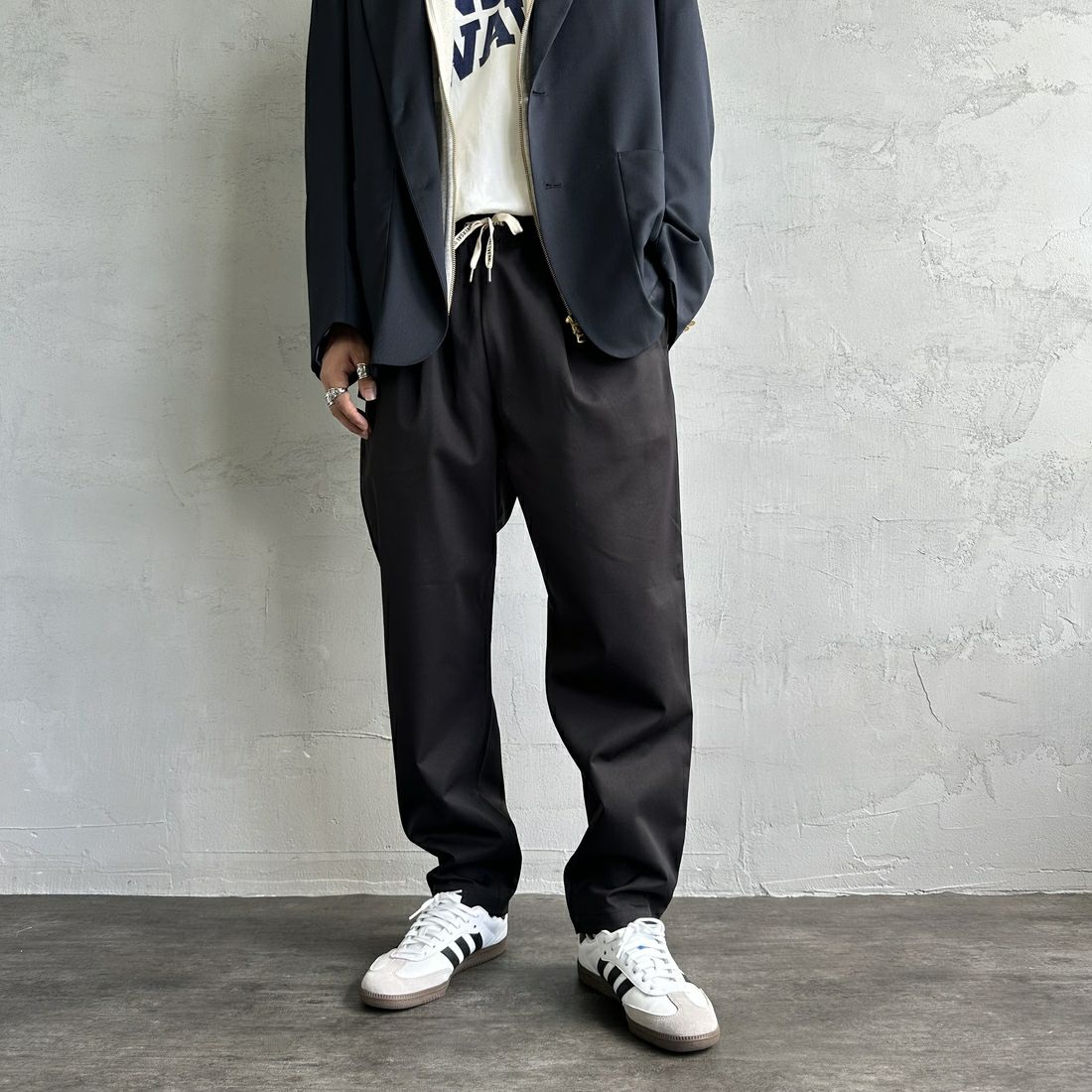 UNIVERSAL OVERALL [ユニバーサルオーバーオール] 別注 シェフパンツ [U2433601IN-JF] BLACK &&モデル身長：179cm 着用サイズ：L&&
