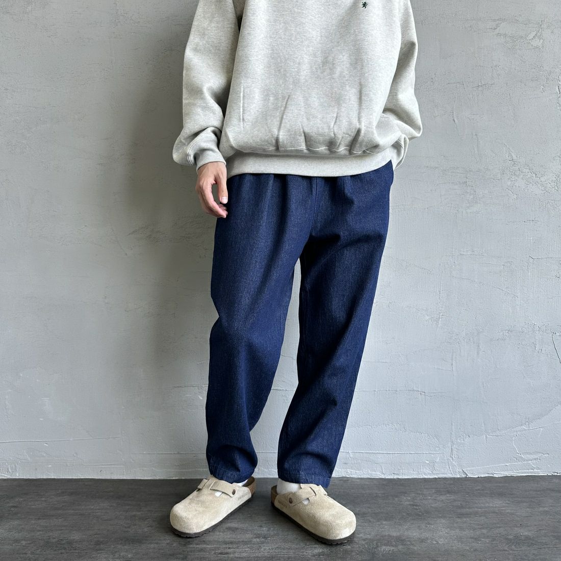 UNIVERSAL OVERALL [ユニバーサルオーバーオール] 別注 シェフパンツ [U2433601IN-JF] DNM BLU OW &&モデル身長：168cm 着用サイズ：M&&