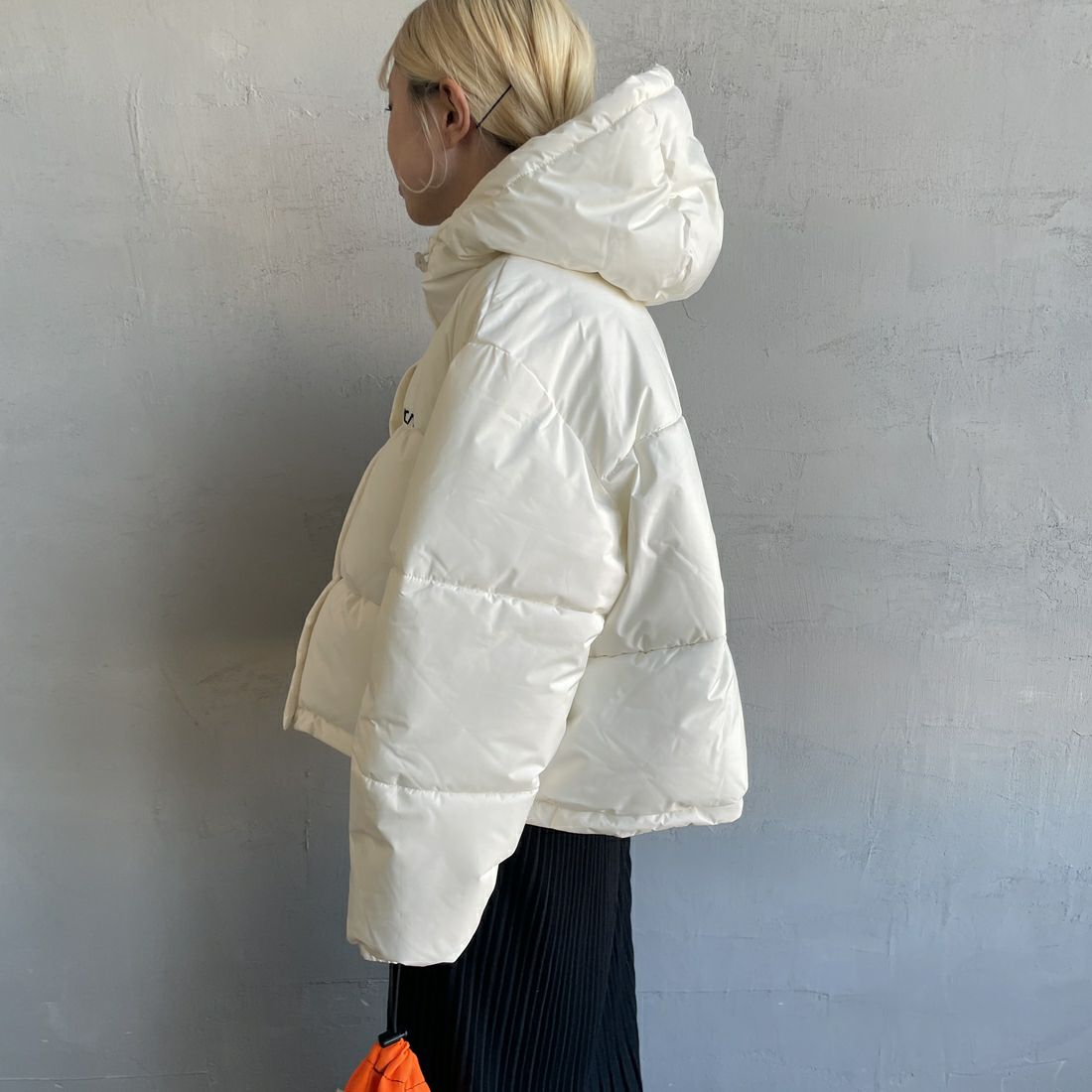 RVCA [ルーカ] ショートパファーダウンジャケット [BE044-761] CLO &&モデル身長：150cm 着用サイズ：M&&