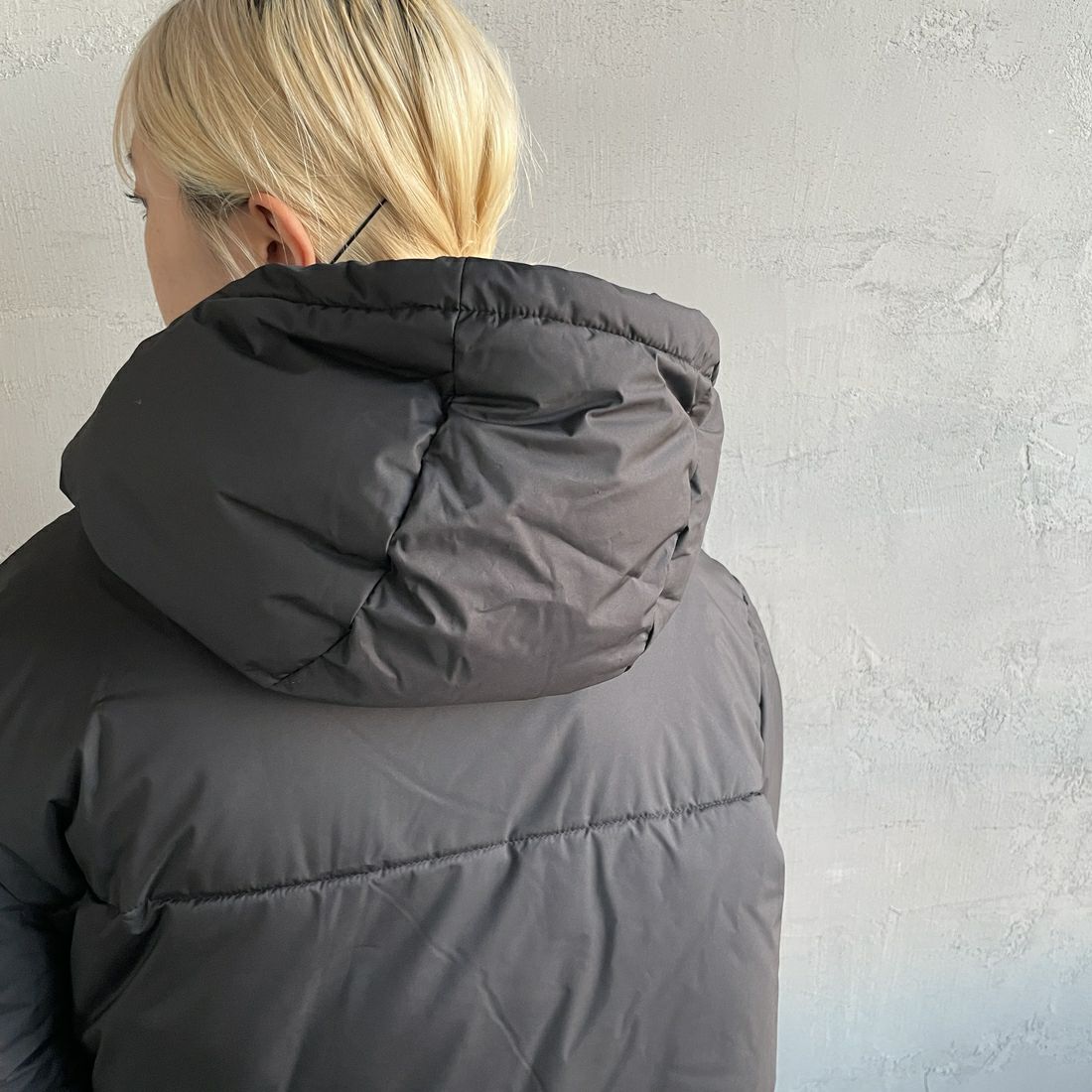 RVCA [ルーカ] ショートパファーダウンジャケット [BE044-761] BLK &&モデル身長：150cm 着用サイズ：M&&