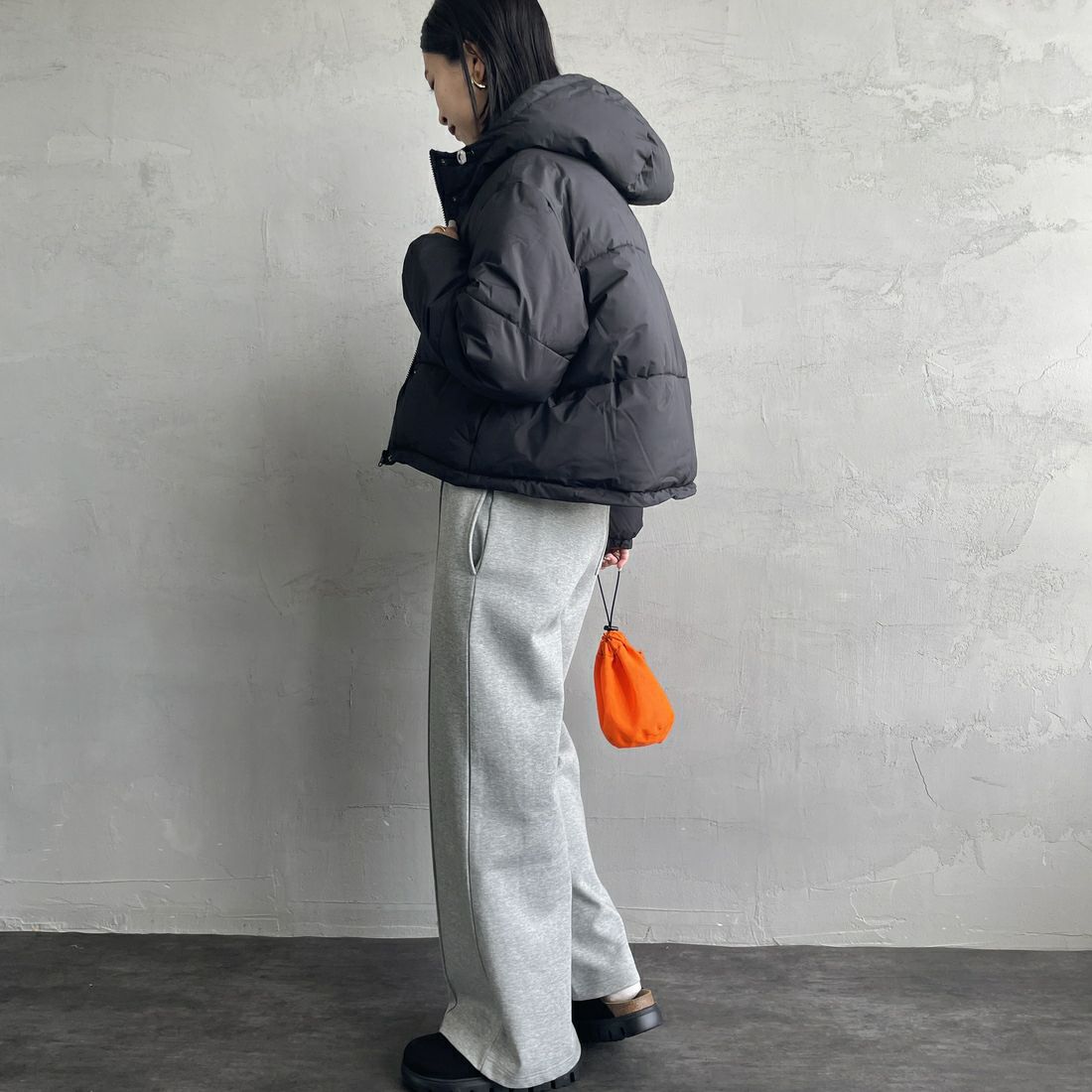 RVCA [ルーカ] ショートパファーダウンジャケット [BE044-761] BLK &&モデル身長：163cm 着用サイズ：M&&