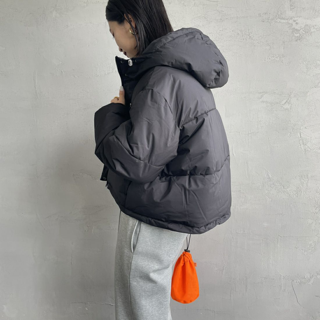 RVCA [ルーカ] ショートパファーダウンジャケット [BE044-761] BLK &&モデル身長：163cm 着用サイズ：M&&