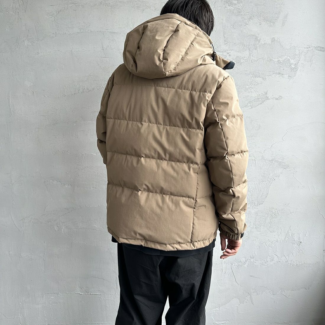 JEANSFACTORY × NANGA [ジーンズファクトリー × ナンガ] 別注 HINOC ダウンジャケット [JMP-244-023] BEIGE &&モデル身長：173cm 着用サイズ：L&&