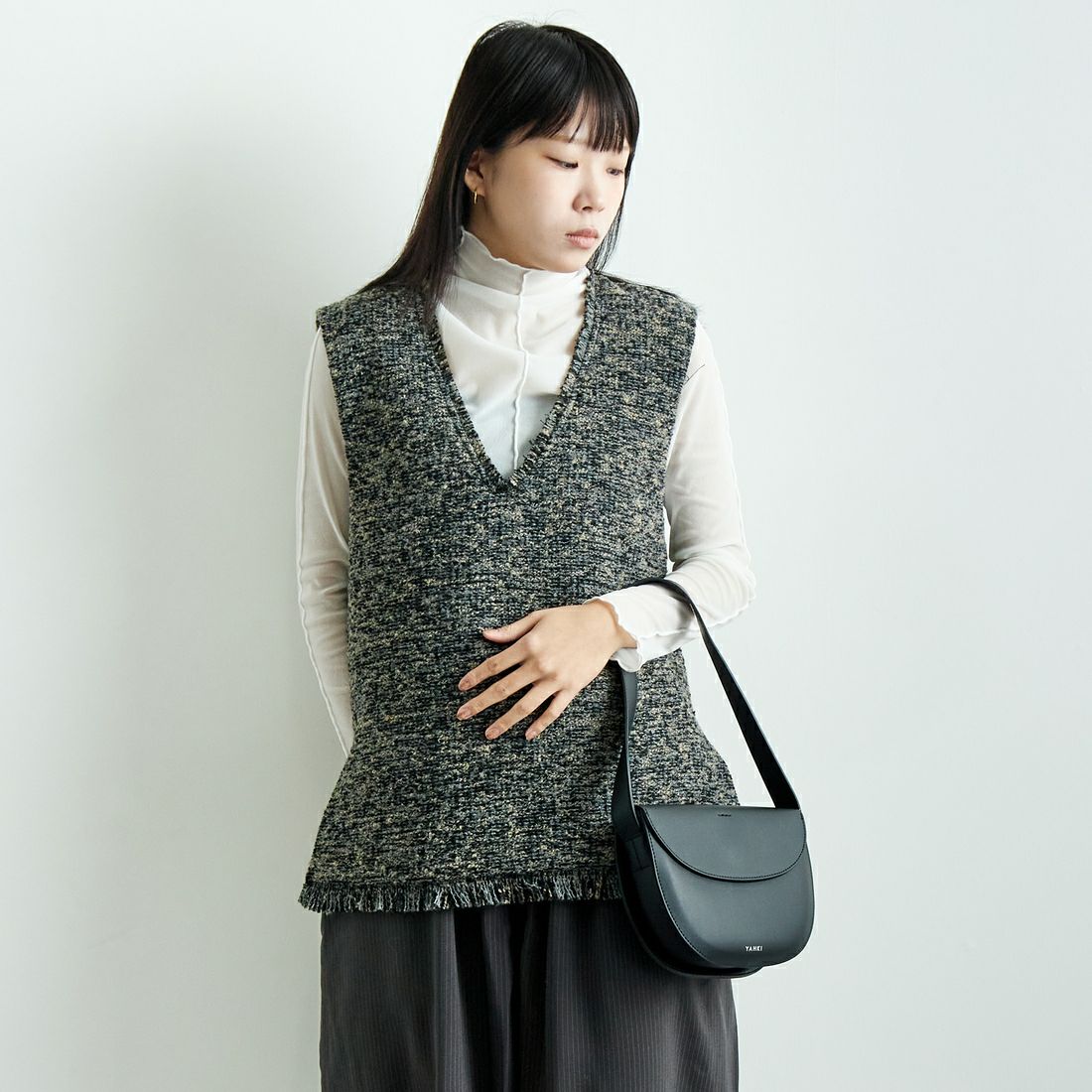 Noir Fabrik [ヌワールファブリック] リングヤーンベスト [LFF703] 710 BEIGE &&モデル身長：167cm 着用サイズ：F&&