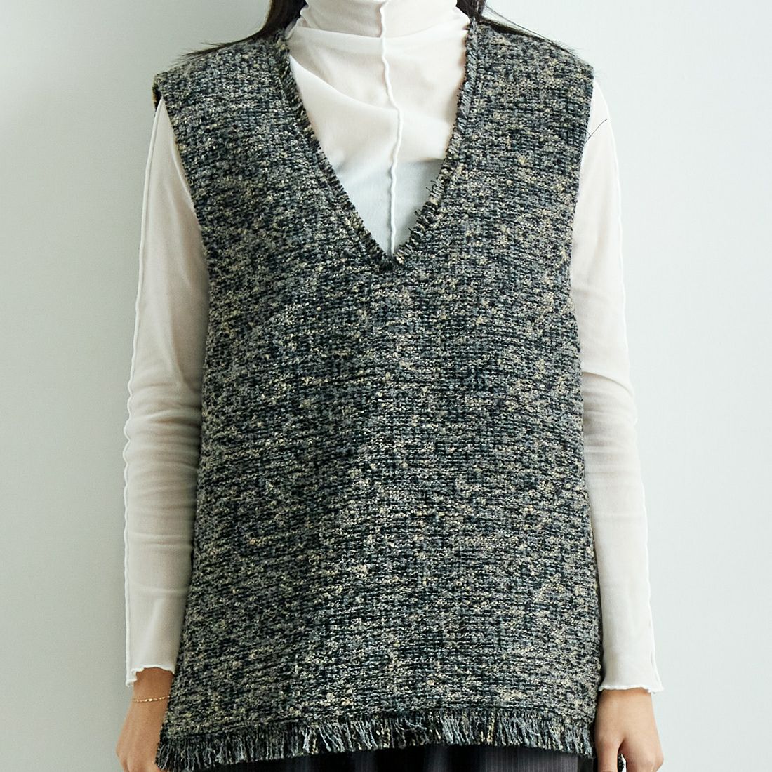 Noir Fabrik [ヌワールファブリック] リングヤーンベスト [LFF703] 710 BEIGE &&モデル身長：167cm 着用サイズ：F&&