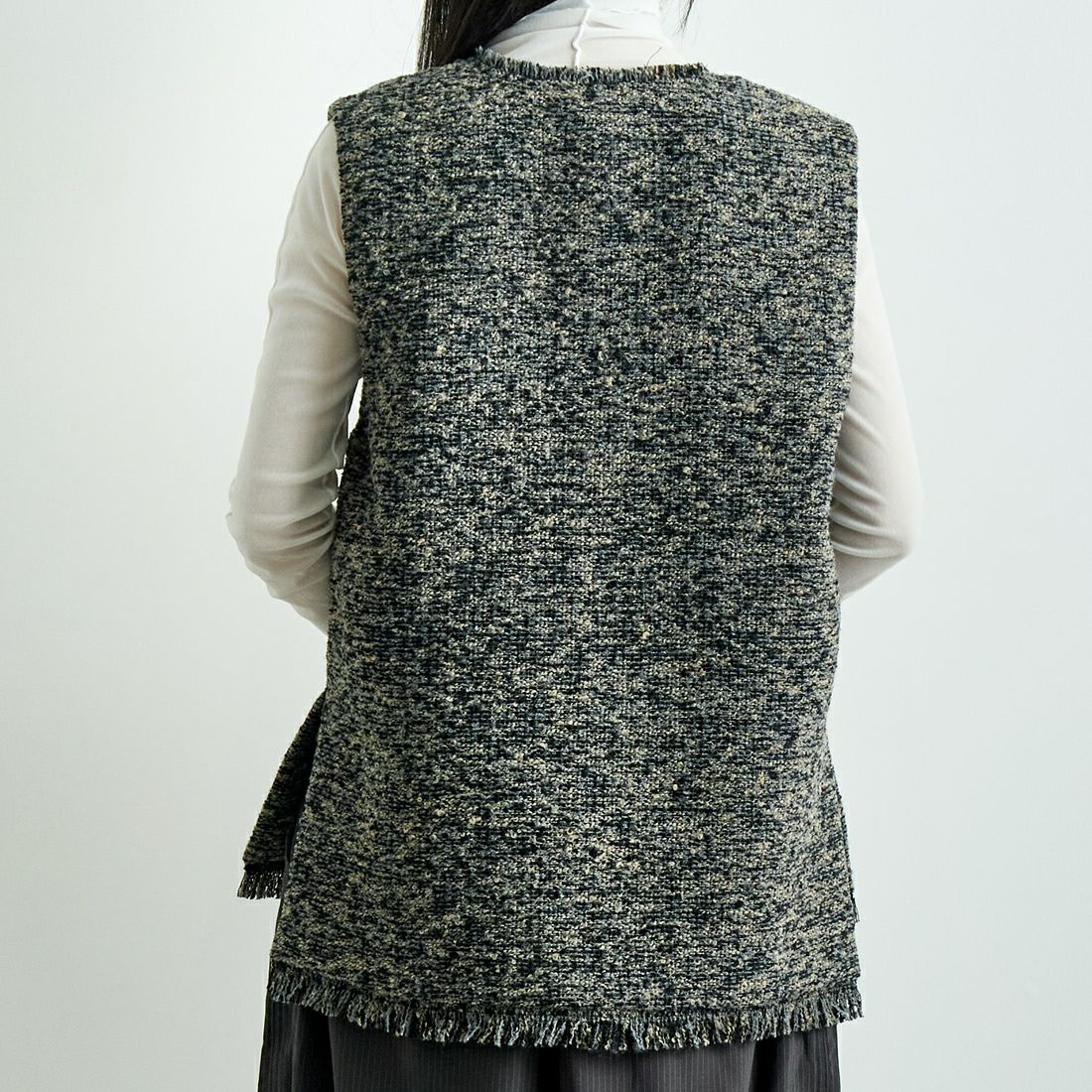 Noir Fabrik [ヌワールファブリック] リングヤーンベスト [LFF703] 710 BEIGE &&モデル身長：167cm 着用サイズ：F&&