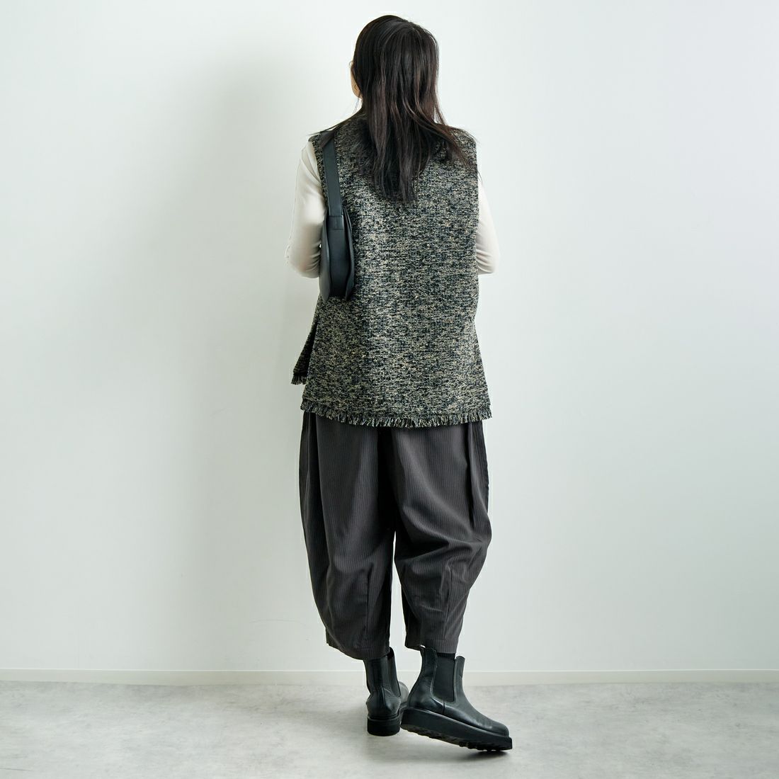 Noir Fabrik [ヌワールファブリック] リングヤーンベスト [LFF703] 710 BEIGE &&モデル身長：167cm 着用サイズ：F&&