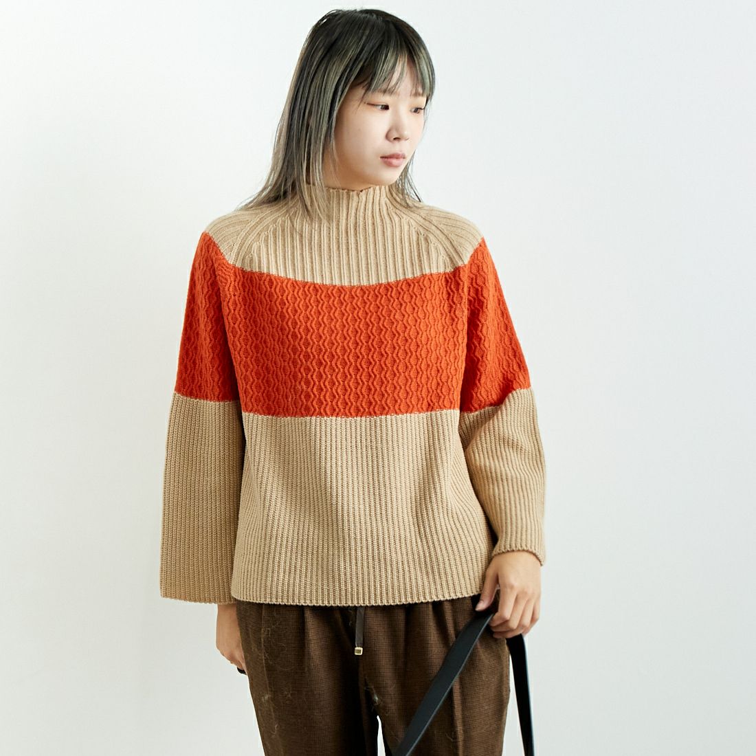 Jeans Factory Clothes [ジーンズファクトリークローズ] ホールガーメント3段柄ニット [113-2025] ｽﾓｰｸﾍﾞｰｼﾞｭ &&モデル身長：167cm 着用サイズ：F&&