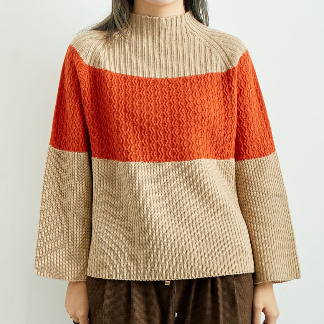 Jeans Factory Clothes [ジーンズファクトリークローズ] ホールガーメント3段柄ニット [113-2025] ｽﾓｰｸﾍﾞｰｼﾞｭ &&モデル身長：167cm 着用サイズ：F&&