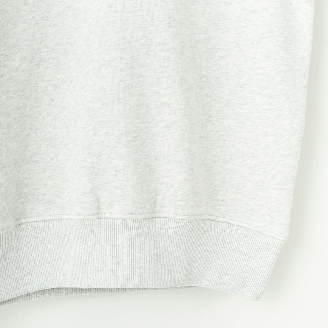 Calvin Klein [カルバンクライン] シェニールモノグラムロゴ クルーネックスウェット [J326144] P6G