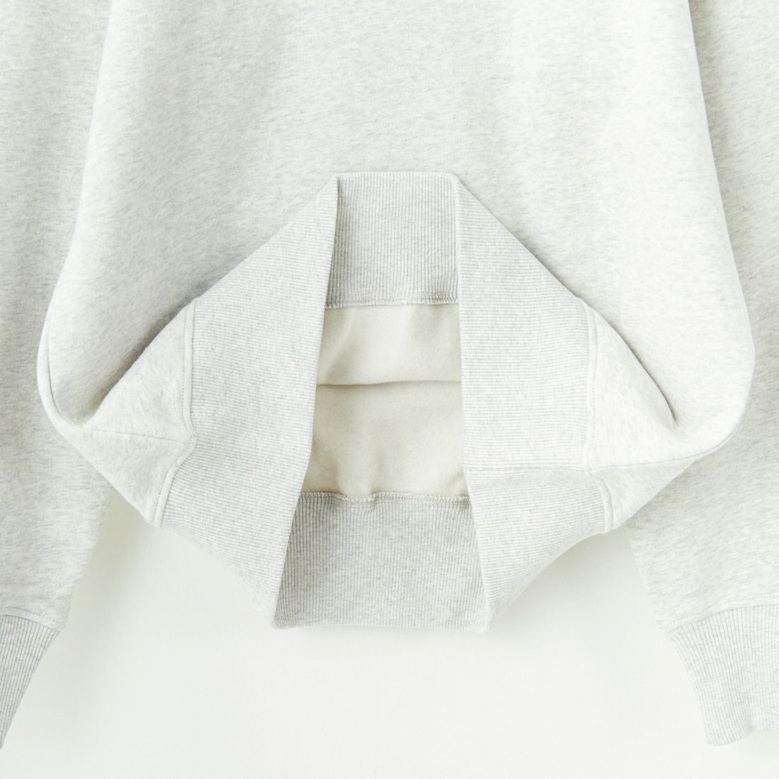 Calvin Klein [カルバンクライン] シェニールモノグラムロゴ クルーネックスウェット [J326144] P6G