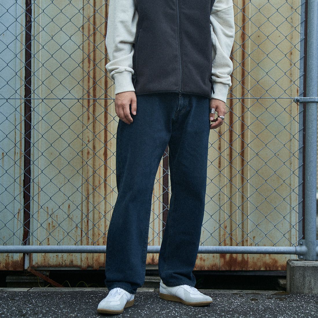 LiBERTO [リベルト] FIFTIES テーパードデニム [FL2505] 72 JET BLK &&モデル身長：179cm 着用サイズ：30&&