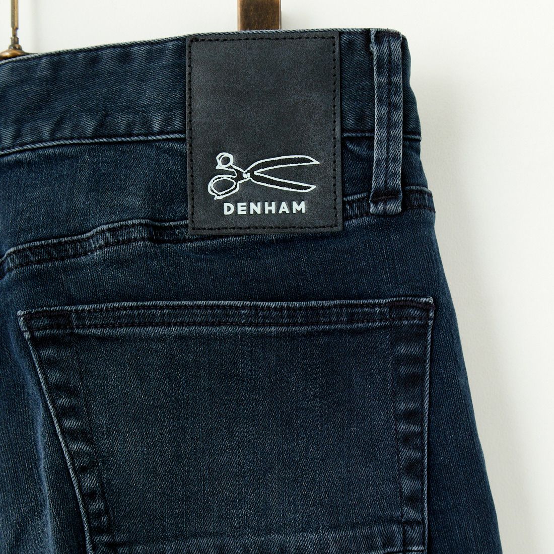 DENHAM [デンハム] スリムフィットジーンズ RAZOR [RAZOR-IBW-CS] DARK BLUE