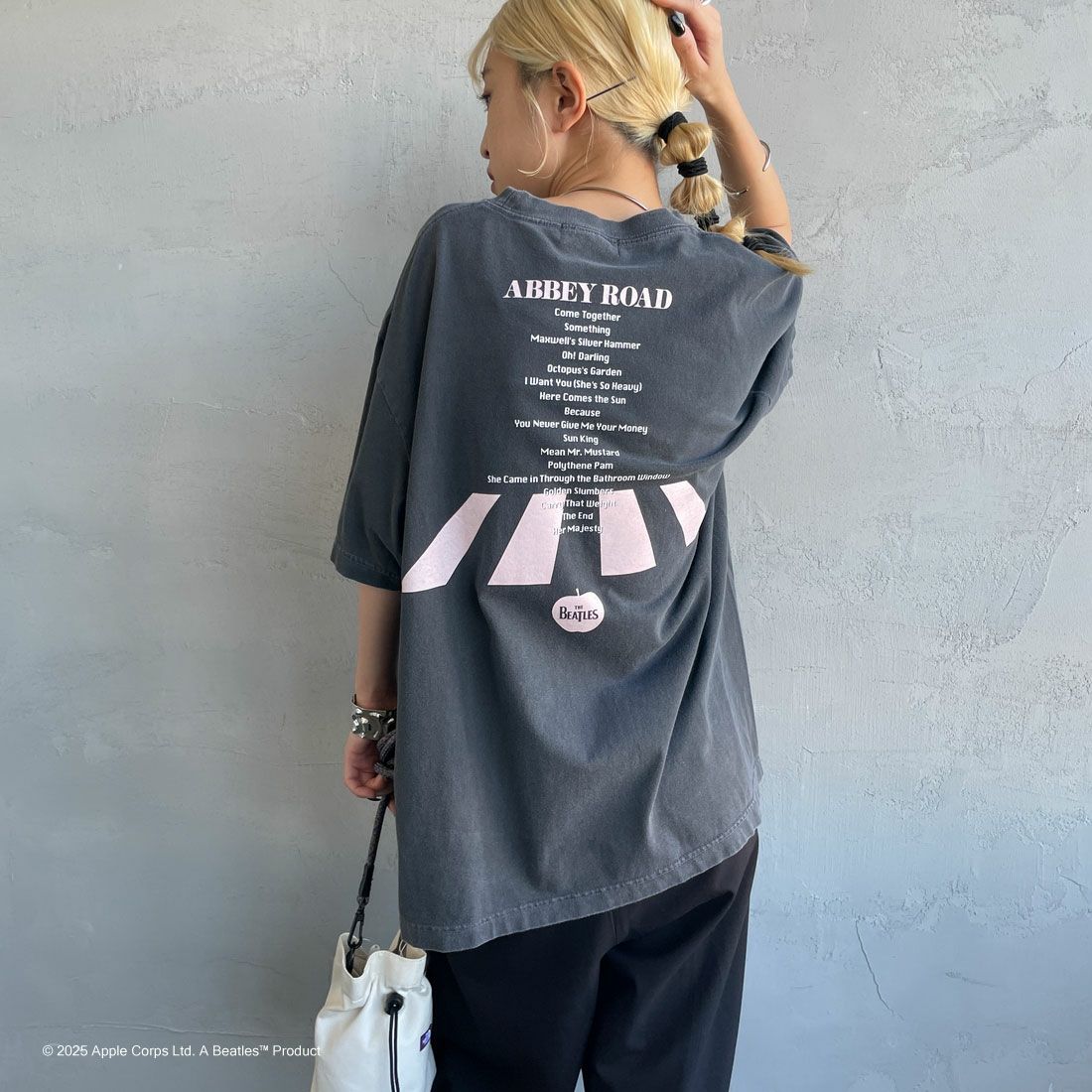 GOOD ROCK SPEED [グッドロックスピード] 別注 THE BEATLES ロックプリントTシャツ [INTN-025-JF] CHARCOAL &&モデル身長：150cm 着用サイズ：M&&