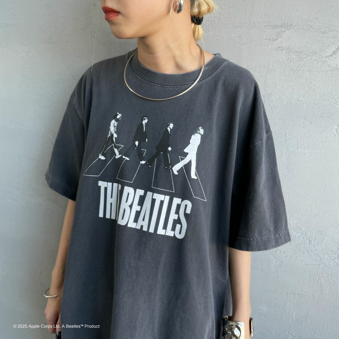 GOOD ROCK SPEED [グッドロックスピード] 別注 THE BEATLES ロックプリントTシャツ [INTN-025-JF] CHARCOAL &&モデル身長：150cm 着用サイズ：M&&