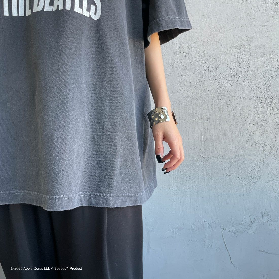 GOOD ROCK SPEED [グッドロックスピード] 別注 THE BEATLES ロックプリントTシャツ [INTN-025-JF] CHARCOAL &&モデル身長：150cm 着用サイズ：M&&
