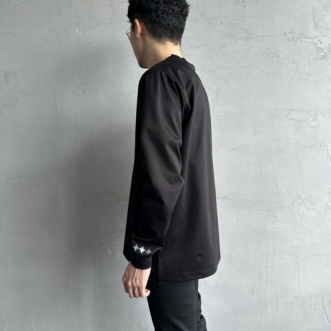TATRAS [タトラス] SICADO ロングスリーブTシャツ [MTAT25S8196-M] BLACK &&モデル身長：168cm 着用サイズ：1&&