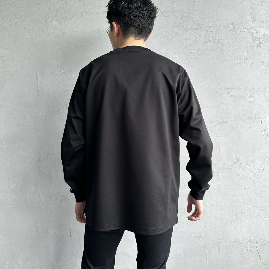 TATRAS [タトラス] SICADO ロングスリーブTシャツ [MTAT25S8196-M] BLACK &&モデル身長：168cm 着用サイズ：1&&