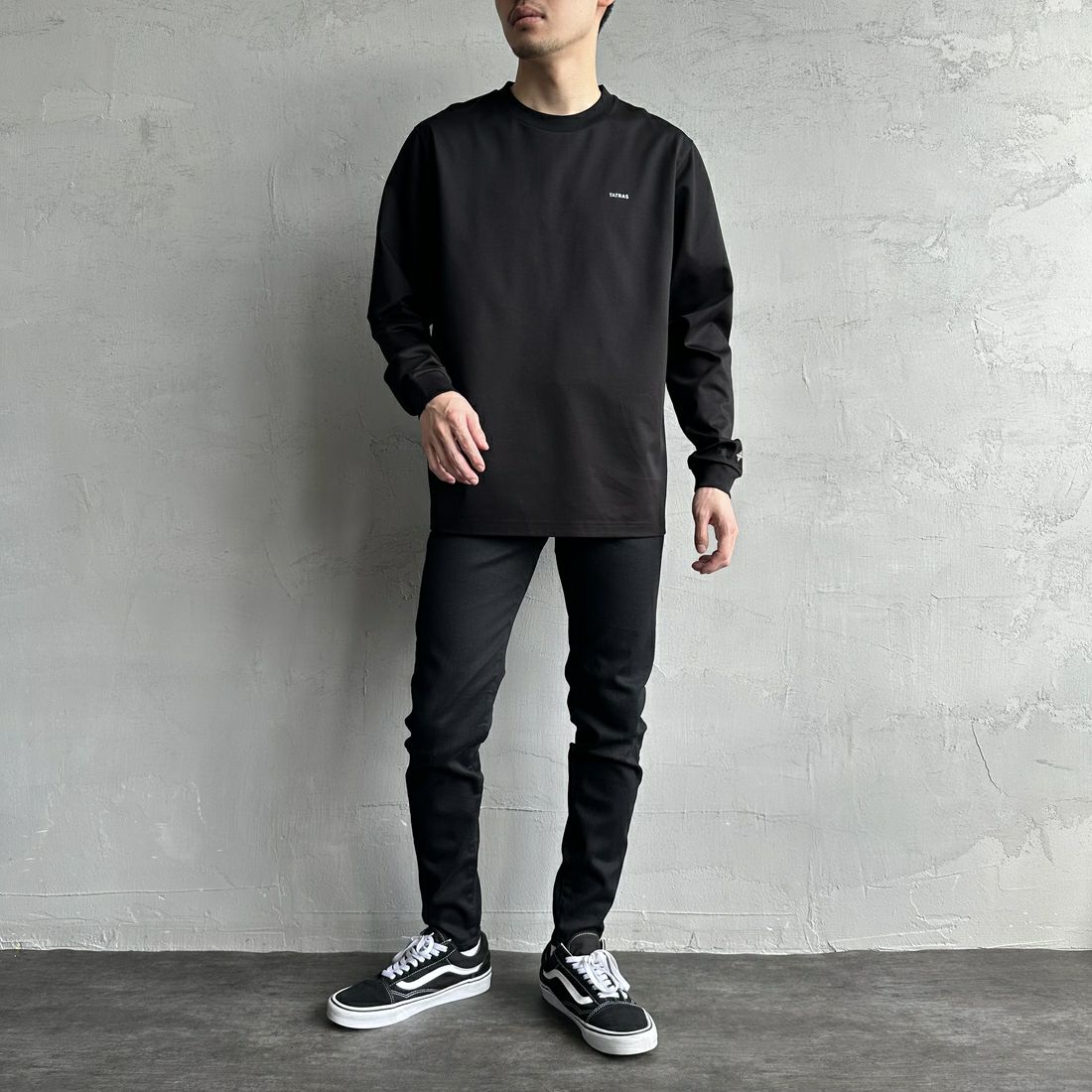 TATRAS [タトラス] SICADO ロングスリーブTシャツ [MTAT25S8196-M] BLACK &&モデル身長：168cm 着用サイズ：1&&