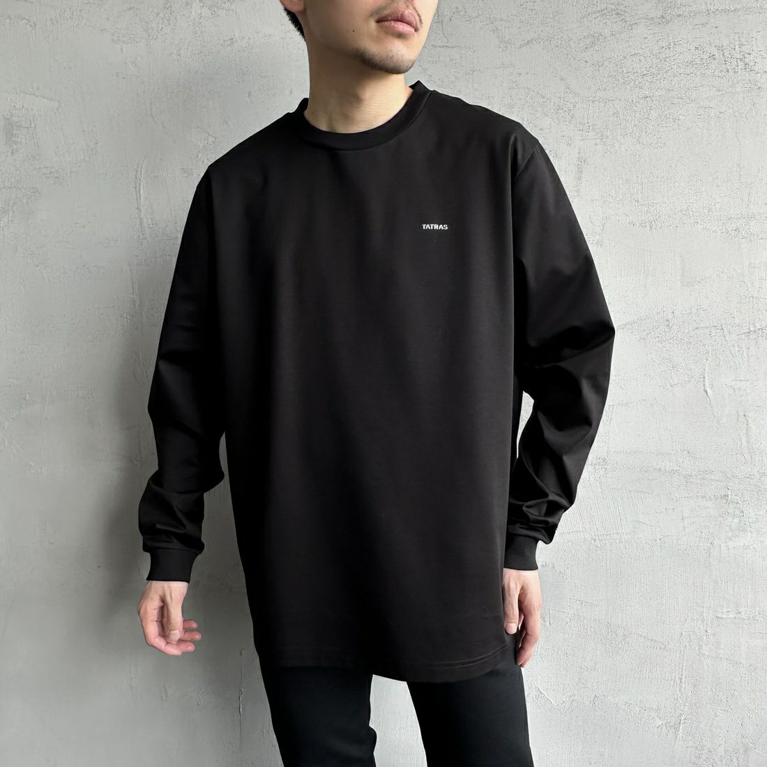 TATRAS [タトラス] SICADO ロングスリーブTシャツ [MTAT25S8196-M] BLACK &&モデル身長：168cm 着用サイズ：3&&