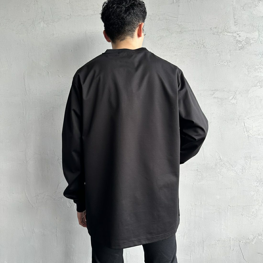 TATRAS [タトラス] SICADO ロングスリーブTシャツ [MTAT25S8196-M] BLACK &&モデル身長：168cm 着用サイズ：3&&