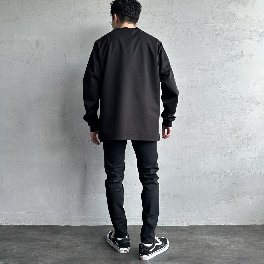 TATRAS [タトラス] SICADO ロングスリーブTシャツ [MTAT25S8196-M] BLACK &&モデル身長：168cm 着用サイズ：3&&