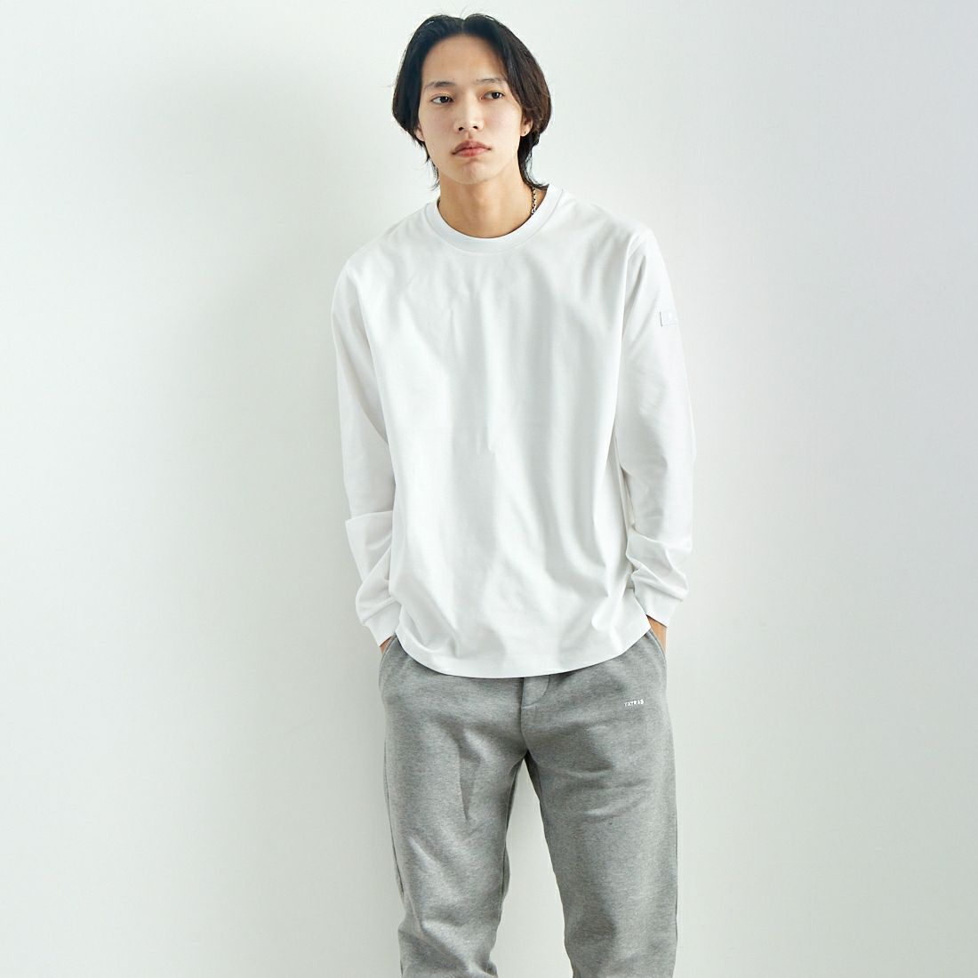 TATRAS [タトラス] OSMO ロングスリーブTシャツ [MTAT25S8273-M] WHITE &&モデル身長：179cm 着用サイズ：2&&