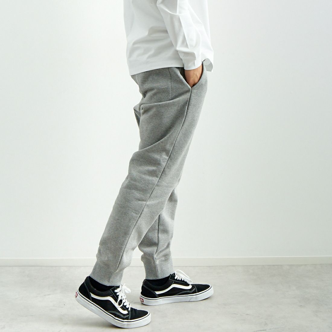 TATRAS [タトラス] FOLMIDO スウェットパンツ [MTAT25S5092-S] GRAY&&モデル身長：179cm 着用サイズ：3&&