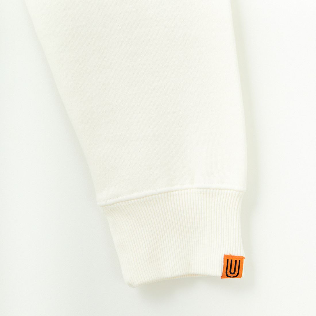 UNIVERSAL OVERALL [ユニバーサルオーバーオール] 別注 ピグメント染め ワンポイントロゴ刺繍クルーネックスウェット [U2511228IN-JF] IVORY
