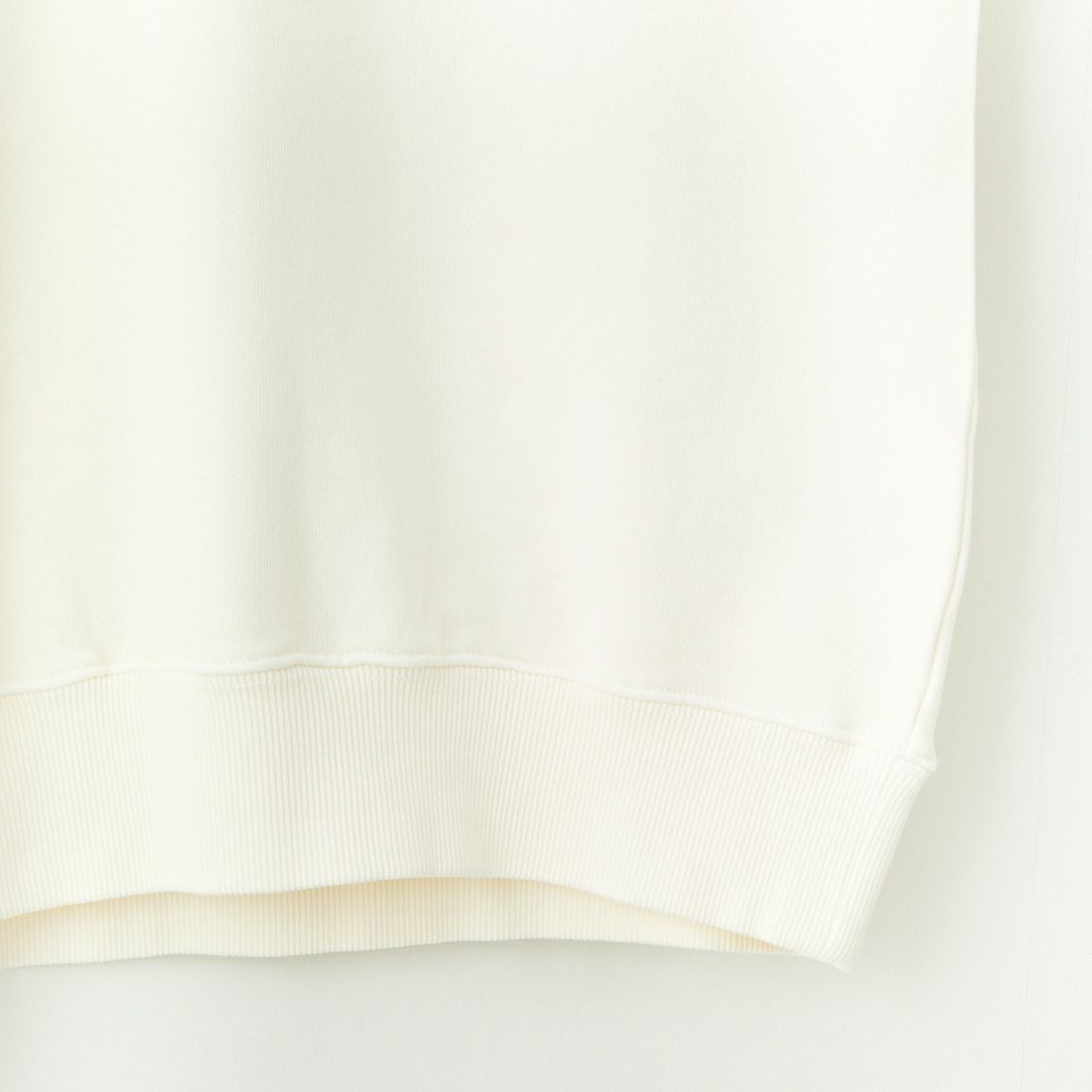 UNIVERSAL OVERALL [ユニバーサルオーバーオール] 別注 ピグメント染め ワンポイントロゴ刺繍クルーネックスウェット [U2511228IN-JF] IVORY