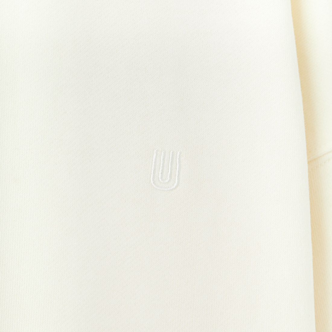 UNIVERSAL OVERALL [ユニバーサルオーバーオール] 別注 ピグメント染め ワンポイントロゴ刺繍クルーネックスウェット [U2511228IN-JF] IVORY