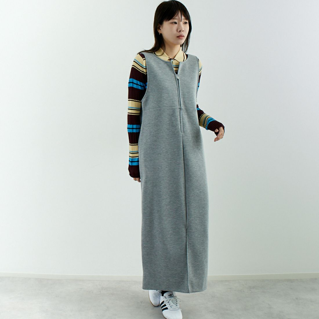 07 GRAY