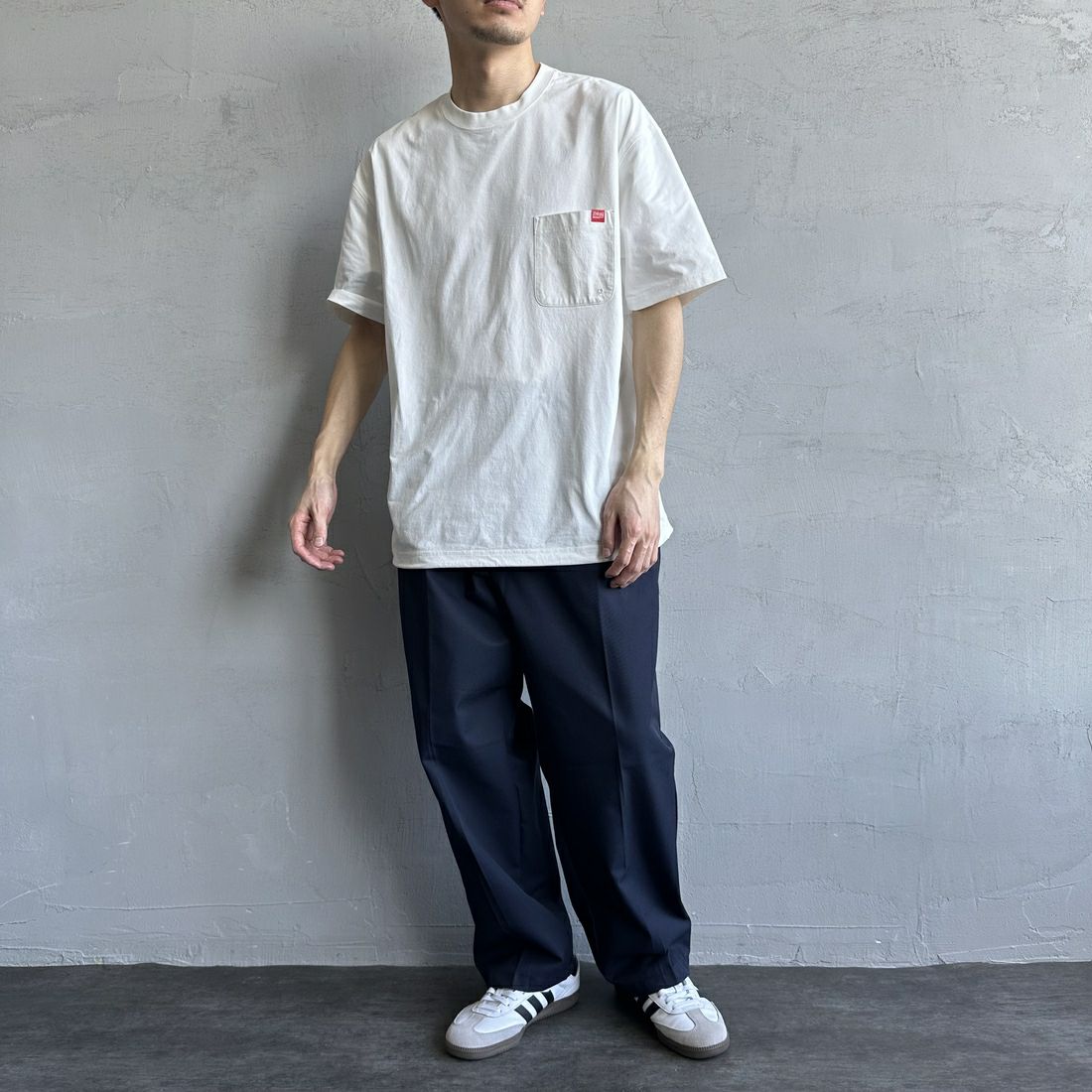 MANHATTAN PORTAGE [マンハッタンポーテージ] 別注 メッシュ切替 バックプリントTシャツ [25SSMP-IN65-JF] WHITE &&モデル身長：168cm 着用サイズ：L&&