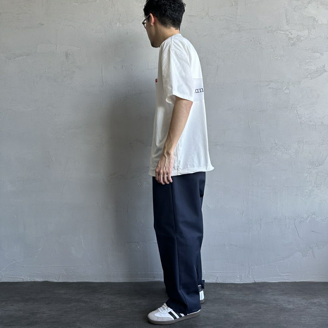 MANHATTAN PORTAGE [マンハッタンポーテージ] 別注 メッシュ切替 バックプリントTシャツ [25SSMP-IN65-JF] WHITE &&モデル身長：168cm 着用サイズ：L&&