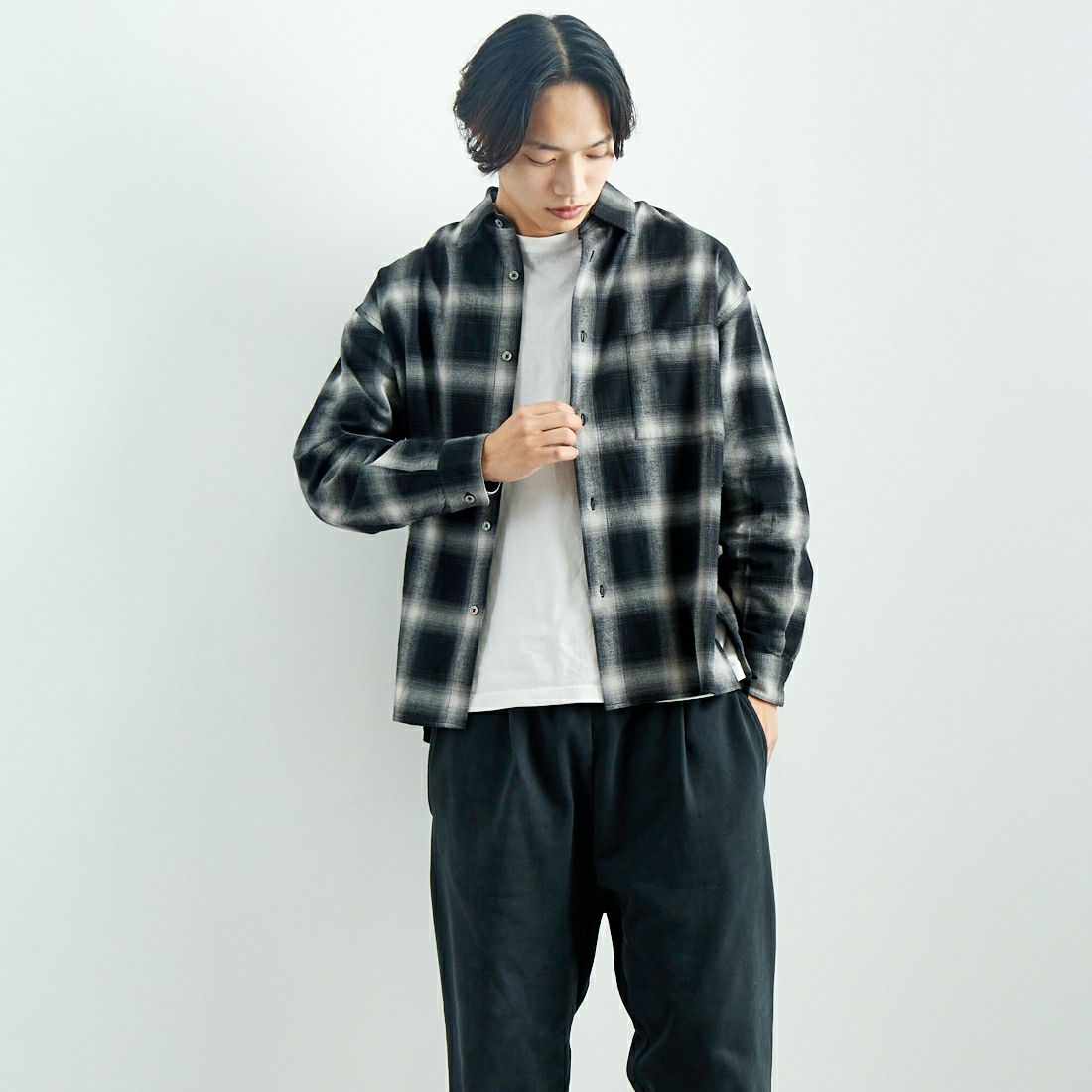 SLICK [スリック] オンブレチェック フランネルスリットシャツ [5155910] 700 BLACK &&モデル身長：179cm 着用サイズ：1&&