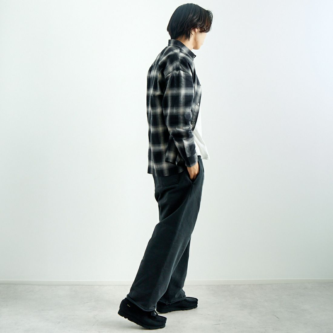 SLICK [スリック] オンブレチェック フランネルスリットシャツ [5155910] 700 BLACK &&モデル身長：179cm 着用サイズ：1&&