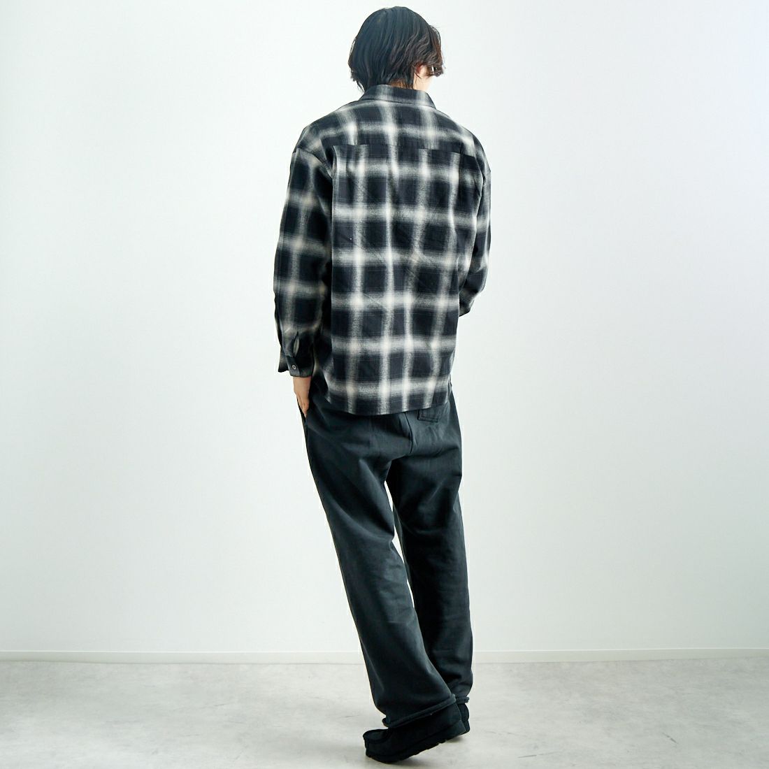 SLICK [スリック] オンブレチェック フランネルスリットシャツ [5155910] 700 BLACK &&モデル身長：179cm 着用サイズ：1&&